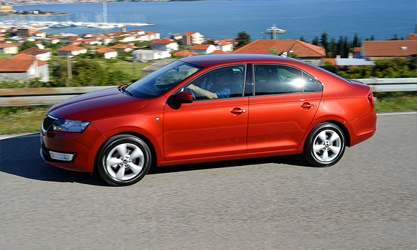 Идея на полмиллиона. Тест-драйв лифтбека Skoda Rapid