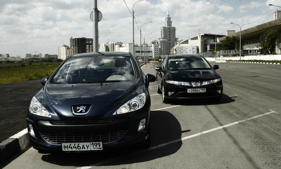 Красота Honda Civic против технологичности Peugeot 308