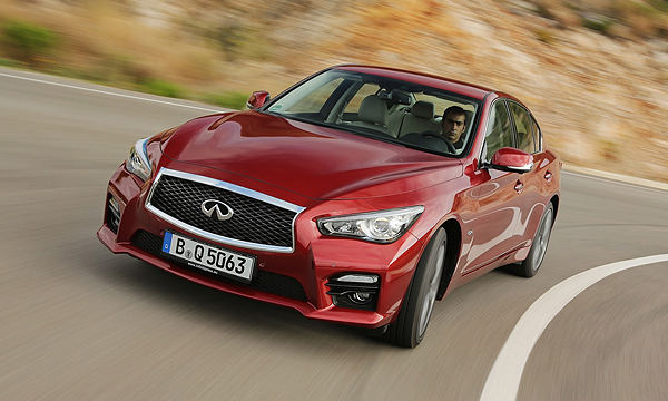 Infiniti Q50 получил мотор от Mercedes