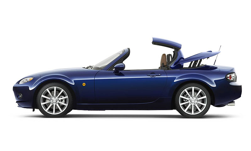 Mazda MX-5 с кузовом кабриолет
