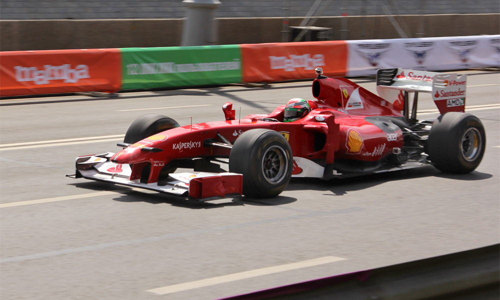 КАМАЗы устроили дрифт у стен Кремля. Moscow City Racing