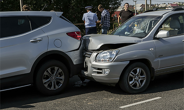 Страховщики попросили Верховный суд защитить их от «автоюристов»