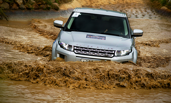 Надо грязи: Evoque на бездорожье