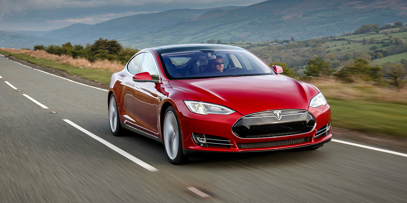 «Ассистент вождения». Как Tesla лишилась автопилота
