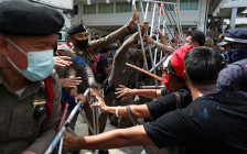Столкновения протестующих с полицией, Бангкок