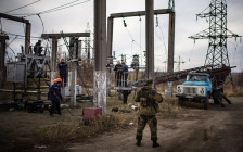 Ремонтные работы на электроподстанции в Луганске, 2014 год