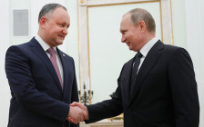 Игорь Додон (слева) и Владимир Путин



