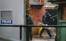 Полицейские Великобритании обыскивают место, которое посещал Сергей Скрипаль перед отравлением. Апрель 2018 года


