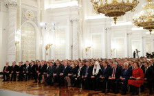 Перед началом ежегодного послания президента России Владимира Путина Федеральному собранию в Кремле. Декабрь 2016 года


