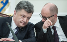 Президент Украины Петр Порошенко и премьер-министр Украины Арсений Яценюк (слева направо)
