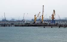 Вид на морской порт Тамань