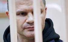 Совладелец аэропорта Домодедово бизнесмен Дмитрий Каменщик во время рассмотрения ходатайства следствия в Басманном суде. Февраль 2016 года


