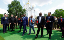 Президент Замбии Хакаинде Хичилема, президент Сенегала Маки Салл, президент Союза Коморских Островов Азали Ассумани, президент ЮАР Сирил Рамафоса и премьер-министр Египта Мустафа Мадбули