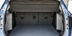 Suzuki рассекретил комплектации рестайлингового кроссовера SX4 . Фотослайдер 1