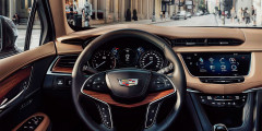 Cadillac назвал российские цены на новый кроссовер XT5. Фотослайдер 1