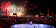 Церемония открытия проходила на стадионе Pyeongchang Olympic Stadium в городе Пхёнчхан. Об официальном открытии Олимпиады объявил президент Южной Кореи Мун Чжэ Ин.
