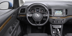 Volkswagen обновил минивэн Sharan. Фотослайдер 0
