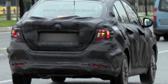 Новый седан Fiat Linea впервые замечен на тестах. Фотослайдер 0