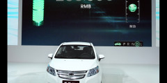 Рассекречен первый китайский электромобиль. Фотослайдер 0