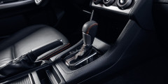 Subaru объявила о старте продаж обновленного XV. Фотослайдер 0