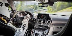 Mercedes-Benz представил самый быстрый спорткар AMG GT R . Фотослайдер 0