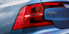 Признаки стиля. Lexus ES против Volvo S90 и Audi A6 - Volvo внешка