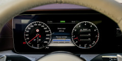 Audi S5 против Mercedes AMG E53 - Мерседес Салон