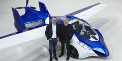 В Вене представили прототип серийного летающего автомобиля. Фотослайдер 0