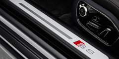 Audi назвала российские цены на топовую версию седана A8. Фотослайдер 0