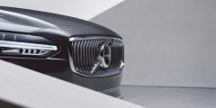 Volvo показала обновленный седан S90 и универсал V90