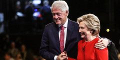 Кандидат в президенты США от Демократической партии Хиллари Клинтон со своим мужем Биллом Клинтоном, 42-м президентом страны