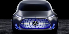 Mercedes показал в Токио беспилотный минивэн. Фотослайдер 0