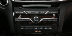 Range Rover Evoque против Infiniti QX30 - Infiniti Салон