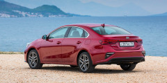 9 конкурентов новой Hyundai Elantra - Kia Cerato
