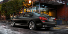 BMW представила самую мощную версию 7-Series. Фотослайдер 0