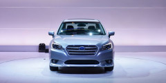 Subaru представила новый Legacy. Фотослайдер 0