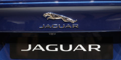 Jaguar XE привезут в Россию через полгода. Фотослайдер 0