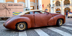 Единственный в мире автомобиль из кожи выставили на продажу в Москве. Фотослайдер 0
