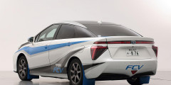 Toyota построила водородный седан для участия в ралли. Фотослайдер 0