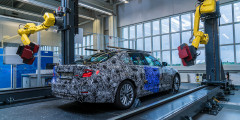 Опубликованы первые изображения седана BMW 5-Series нового поколения. Фотослайдер 0
