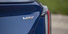 Cadillac представил спортивные седаны CT4-V и CT5-V
