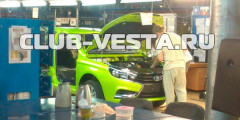 Новые шпионские фотографии Lada Vesta попали в сеть. Фотослайдер 0