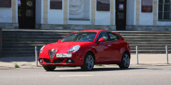 Все еще итальянка. Тест-драйв Alfa Romeo Giulietta. Фотослайдер 0