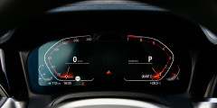 BMW 330i против Mercedes-Benz C300 - салон BMW