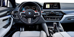 Дворцовый переворот. Тест-драйв BMW M5 - Салон