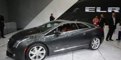 Самым красивым автомобилем мотор-шоу в Детройте назвали Cadillac ELR. Фотослайдер 0