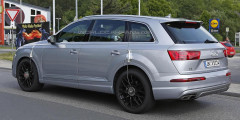 Топовая версия новой Audi Q7 замечена без камуфляжа . Фотослайдер 0