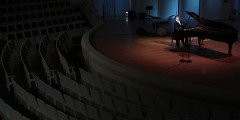 Онлайн-концерт Дениса Мацуева в Концертном зале им. П.И.Чайковского. Москва
