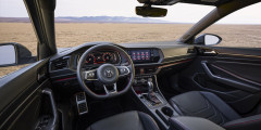 Volkswagen представил новую Jetta с мотором от спортивного Golf