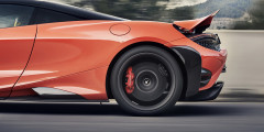 Компания McLaren представила суперкар 765LT с активным «крылом» из карбон